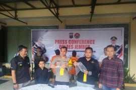 Polres Jember buru pemilik senjata api rakitan ilegal yang jadi DPO