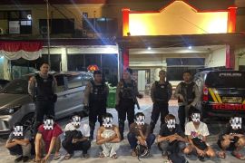 Polisi cegah remaja yang hendak tawuran pakai senjata tajam di Lebak Bulus