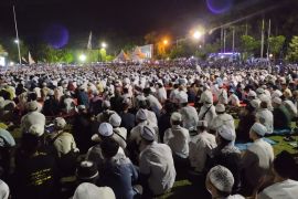 Tabalong Bershalawat bersama Habib Syech meriahkan Tahun Baru Islam