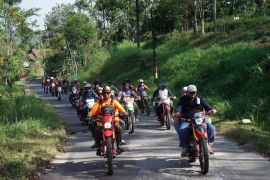 Wabup Probolinggo ajak komunitas trail promosi wisata lewat medsos