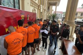 Polda Jambi amankan dua truk bermuatan 19 ton BBM ilegal dari Sumsel