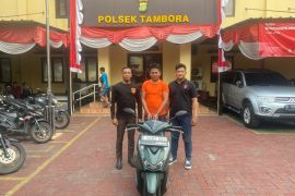 Polisi tangkap pencuri barang dengan modus pecah kaca mobil