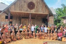 Kemenparekaf minta Pemkab Balangan Kalsel jaga budaya Dayak Deah dan ritual Mesiwah Pare Gumboh