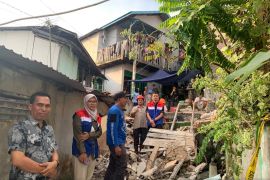 Warga dilarang membangun di Lereng bukit Karang Anyar  rawan longsor