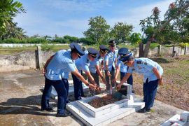 Hari Bakti TNI AU, Satrad 224 ziarah Taman Makam Pahlawan