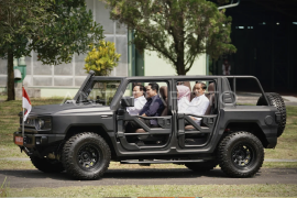 Presiden Jokowi kunjungi Pindad Page 1 Small