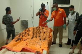 Seorang lansia tewas saat kebakaran rumah di Liang Anggang