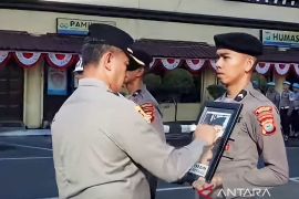 Terlibat narkoba hingga disersi, 4 polisi di Makassar diberhentikan tidak hormat
