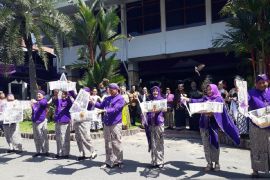 Pemkot Kediri lepaskan sebanyak 1.144 ekor burung perkutut