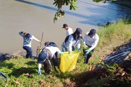 BWSS lakukan aksi susur dan bersih sungai sambut "world water forum"