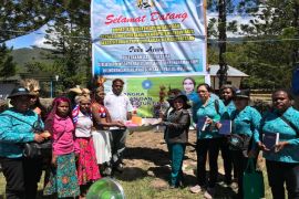 TP PKK Jayawijaya beri bantuan alat masak ke 40 distrik