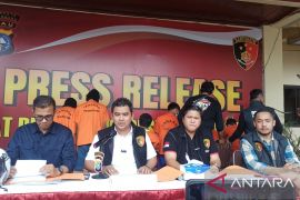 Empat rampok gasak Rp51 juta di Pekanbaru dibekuk di Sumbar