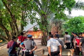 Polisi Jambi gerebek pondok pesta sabu empat pelaku melompat ke sungai