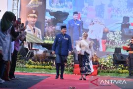 ASN mendadak tampil jadi model kenalkan Batik Bekasi