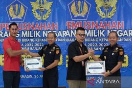 Bea Cukai Banjarmasin sinergi jasa titipan berantas rokok ilegal