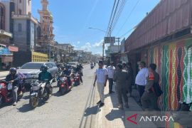 Satpol PP Tanah Bumbu "bersihkan" gepeng di jalan Transmigrasi
