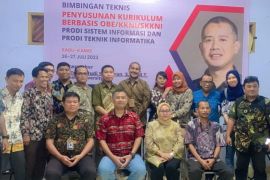 STMIK Adhi Guna gelar bimtek penyusunan kurikulum OBE