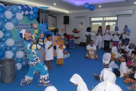 Sambut Harlah ke-25, PAN Jatim berbagi kebahagiaan bersama ratusan yatim