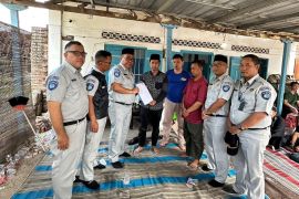 Jasa Raharja serahkan santunan korban kecelakaan kereta api vs mobil