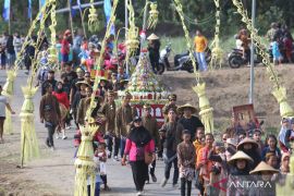 Tradisi Syukur Suro di petilasan Dewi Kilisuci