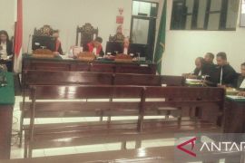 JPU Kepuluan Aru tuntut tiga terdakwa dugaan korupsi empat  tahun