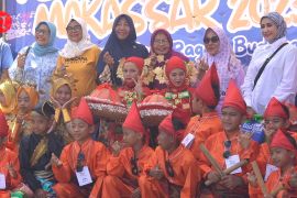 Pojok baca hingga pemeriksaan autis warnai Hari Anak di Makassar