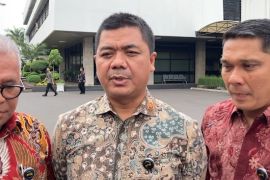 Bawaslu usul pilkada ditunda, KSP: Tetap sesuai UU