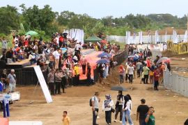 Sesi latihan bebas MXGP Lombok 2023 dipenuhi penonton