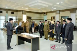 Lantik komisioner KIP Sabang periode 2023-2028, ini pesan Pj wali kota