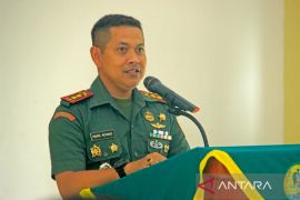 Dandim 0414 Belitung mengajak masyarakat kibarkan bendera merah putih