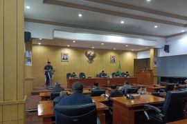Kalsel kemarin, APBD perubahan Banjarbaru defisit hingga desa di HST raih penghargaan Kemendes PDTT