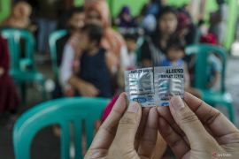 Hoaks! Penyaluran obat cacing ke sekolah sebagai upaya depopulasi