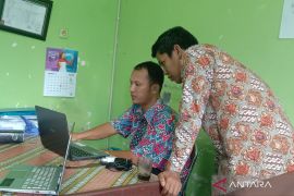 Distan Mukomuko verifikasi data calon penerima beasiswa BPDPKS