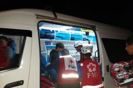 Polisi sterilkan sekitar Pasar Sadang Serang Bandung untuk olah TKP