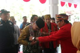 Bupati HSS berharap Musda DAD semakin jaga kebersamaan