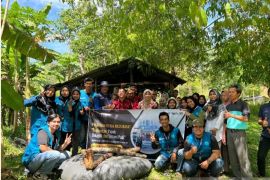 Edukasi pembuatan pupuk bokashi untuk kurangi pupuk kimia di Nagari Tanjung Balik