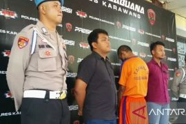 Polres Karawang tangkap bandar judi online terafiliasi togel Hongkong