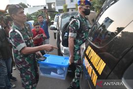 Usut kasus suap, Puspom TNI dan KPK geledah Kantor Basarnas