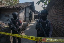 Kronologi Densus 88 tangkap lima terduga teroris di Boyolali dan Sukoharjo
