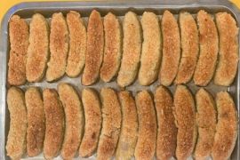 Mencicipi talam sagu dan Pisang asar kenari kue tradisional khas Maluku