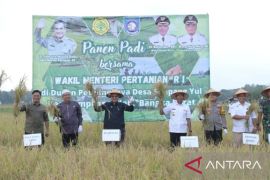 Wamentan RI ajak petani berinovasi kelola pertanian