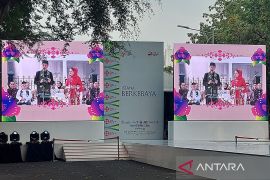 Presiden Jokowi dan Iriana berbusana Betawi dalam "Istana Berkebaya"