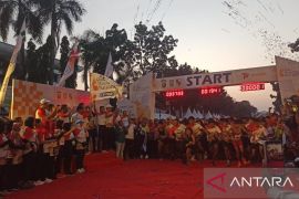 Kapolda Riau lepas ribuan peserta Riau Bhayangkara Run
