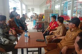 Pemkab Lombok Timur tutup salah satu minimarket di Sembalun