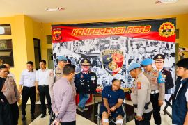 Polisi tembak begal mabuk yang viral