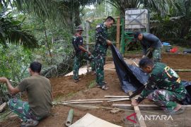 Tiga hari jelang penutupan TMMD ke-117 Pos Kotis Sitinjak diperbaiki