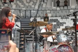 Menteri Basuki tiba-tiba diminta untuk bermain drum di hadapan Presiden Jokowi