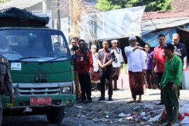 Wali Kota Denpasar minta masyarakat patuhi jadwal pembuangan sampah