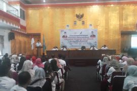 Anggota DPR RI ajak warga teliti sebelum konsumsi obat dan makanan