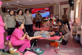 Polda Sumut gelar donor darah sambut HUT Polwan ke- 75